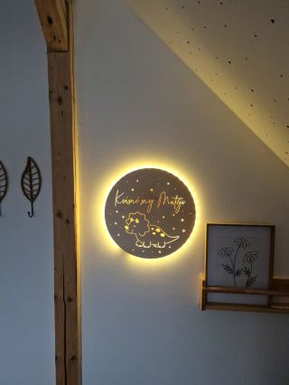 Jedna dinosauří ✨🦖 #lampicka #detskypokoj #kidsroom #izbicka #izba #bydleni #byvanie #dekorace #darek #darekpromiminko...