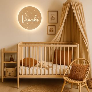 Vlastní text s dekorem srdíček 🤎 #lampicka #domov #postylka #miminko #dum #kidsroom #detskypokoj #pokojicek...