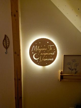 Každý rodič chce, aby jeho dítě usínalo v klidu a s pocitem bezpečí. Tahle lampička vznikla právě proto. 🌙✨ #lampicka...